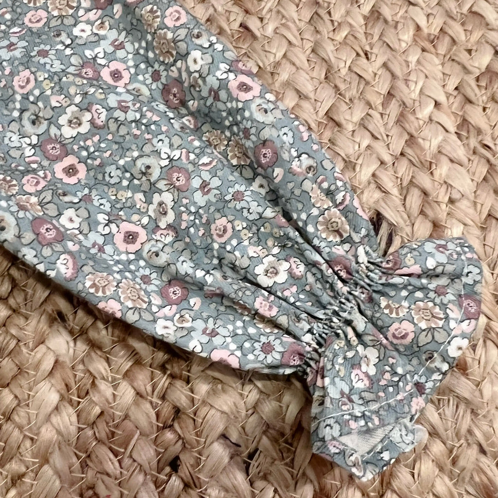 Camisa cuello capa mini flor