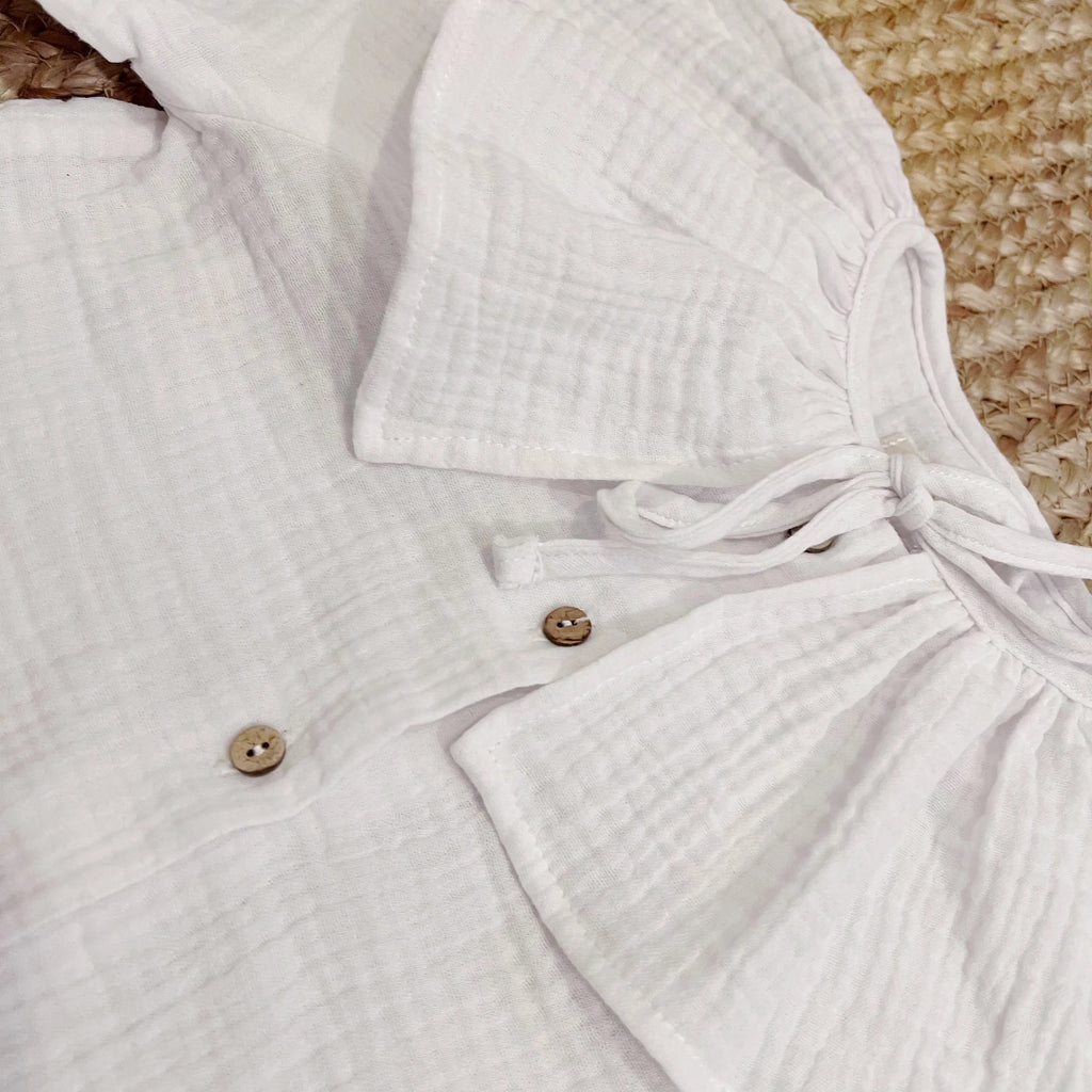 Camisa cuello capa blanca