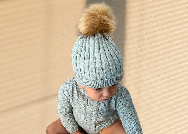 gorro punto verde empolvado